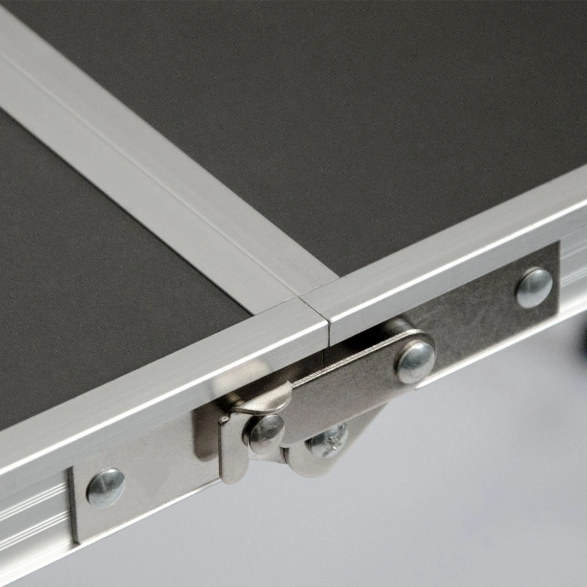 Aluminium Kampeertafel 120x60cm - Campingtafel Inklapbaar - 3-voudig Verstelbare Vouwtafel Antraciet 7 Aluminium Kampeertafel 120x60cm - Campingtafel Inklapbaar - 3-voudig Verstelbare Vouwtafel Antraciet - Afbeelding 5