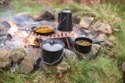 ESSCHERT DESIGN Pannenset Kampvuur - 4 Delig - Outdoor - Metaal 31 ESSCHERT DESIGN Pannenset Kampvuur - 4 Delig - Outdoor - Metaal -Buitenkampeer Winkel 1200x799 61