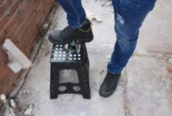 Profeco XL Opstapkrukje Inklapbaar - Krukje - Opstapje - Hoogte; 40 Cm - Zwart -Buitenkampeer Winkel 1200x809 2